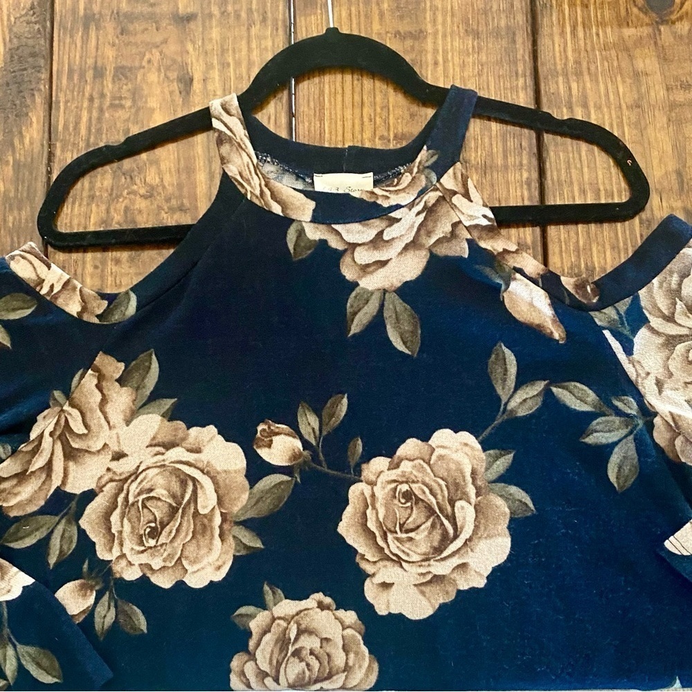 143 Story Top, Floral, Size: Large